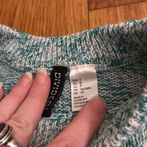 Green cropped sweater